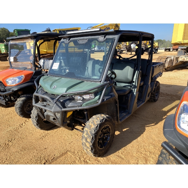 2023 CAN AM DEFENDER UTV