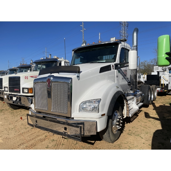 2018 KENWORTH T880 Day Cab Truck
