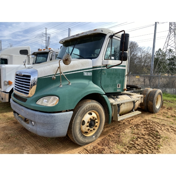 2007 FREIGHTLINER COLUMBIA Day Cab Truck