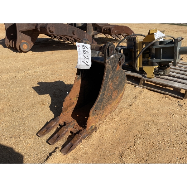 CAT 12" BUCKET