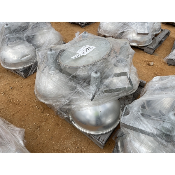 WAREHOUSE LIGHT FIXTURES