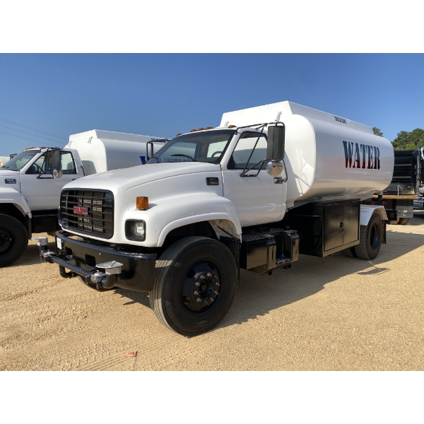 2002 GMC C7500 Water Truck