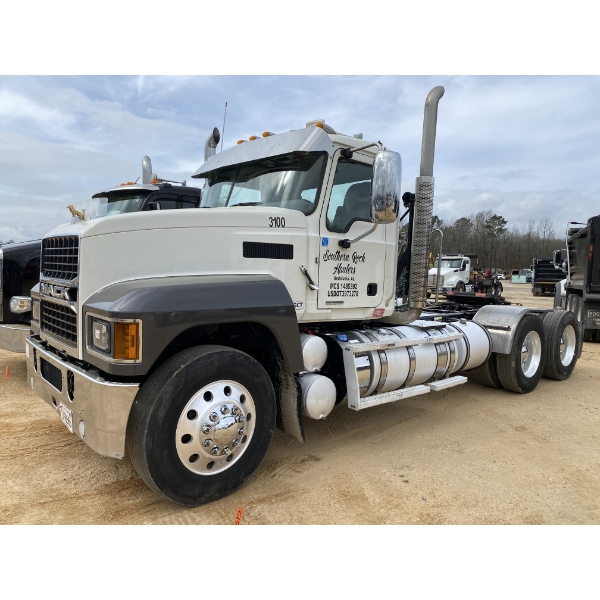 2022 MACK PI64T Day Cab Truck