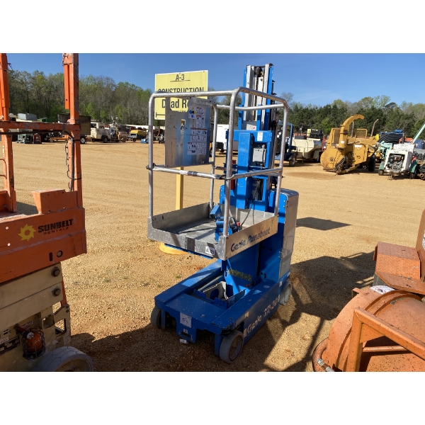 GENIE GR-20 Aerial Work Platform