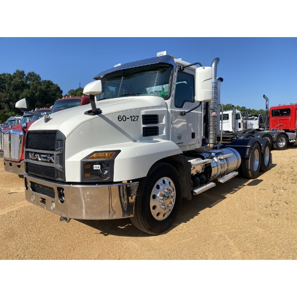 2019 MACK AN64T Day Cab Truck