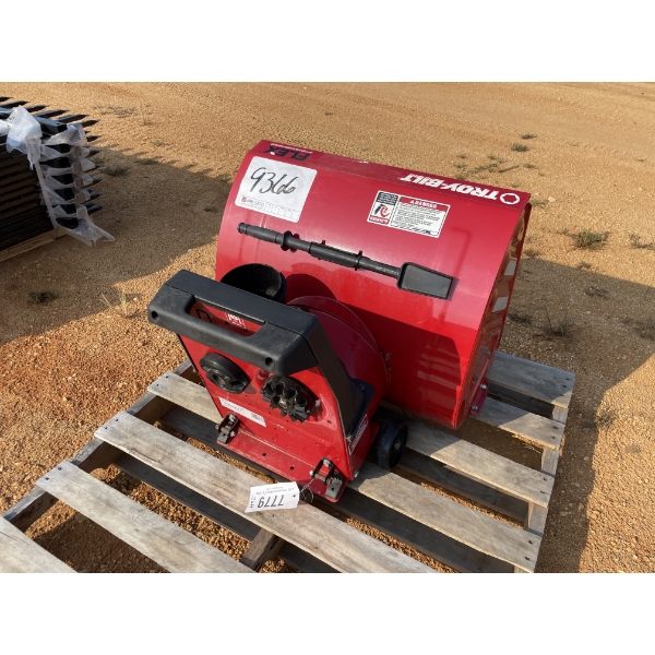 TROY BILT 26" SNOW BLOWER