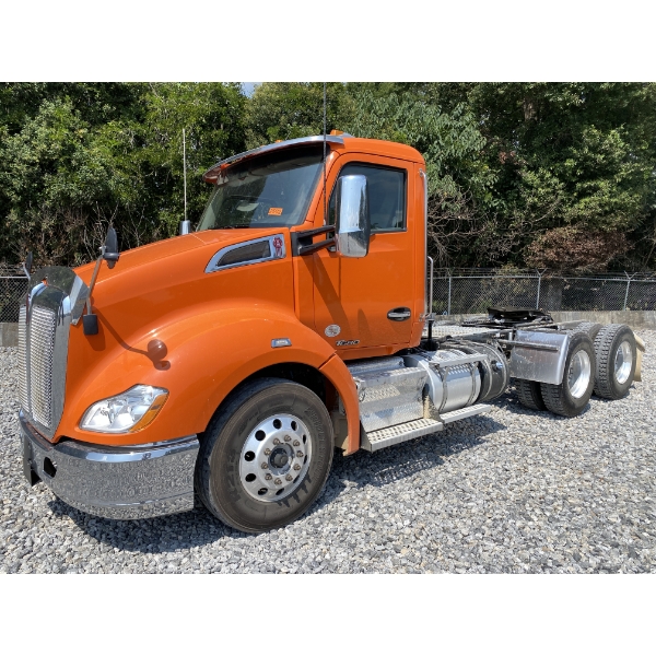2022 KENWORTH T680 Day Cab Truck