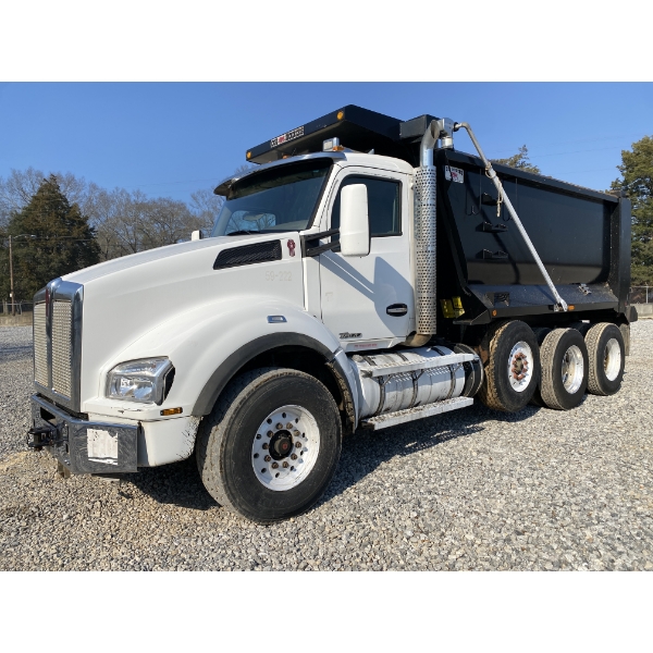2017 KENWORTH T880 Dump Truck