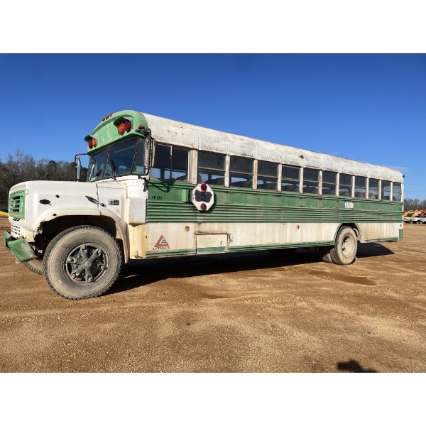 1990 CHEVROLET 60 BLUE BIRD Bus
