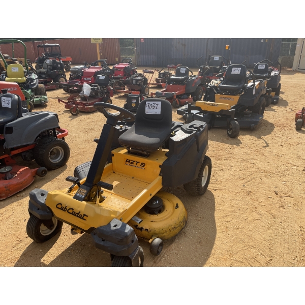 2013 CUB CADET 17AFCBDS056 Lawn Mower