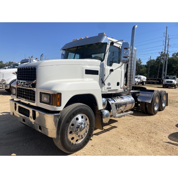 2021 MACK PI64T Day Cab Truck