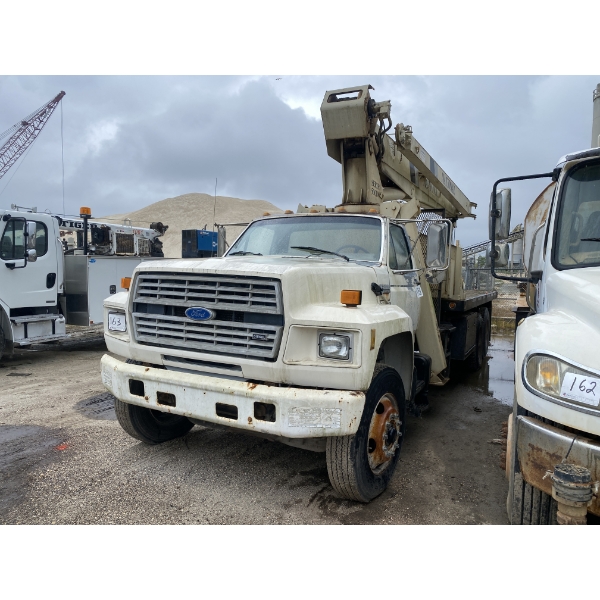 1993 FORD F800 Boom / Crane Truck