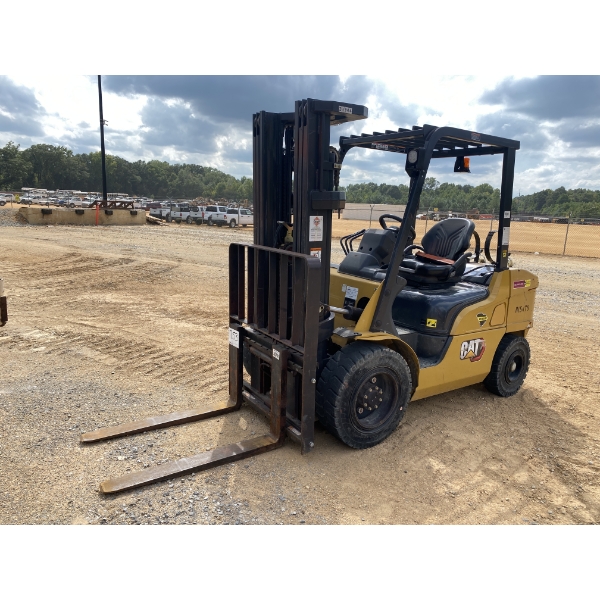 2021 CAT P6000 Forklift - Mast