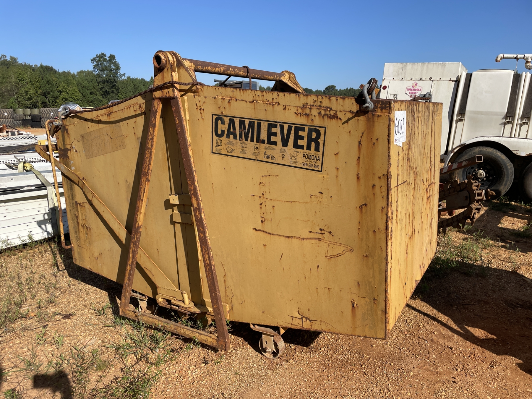 Trash Handler CAMLEVER TRASH HANDLER - J.M. Wood Auction Company, Inc.