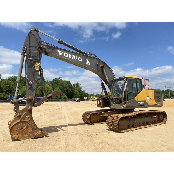 2020 VOLVO EC220EL Excavator