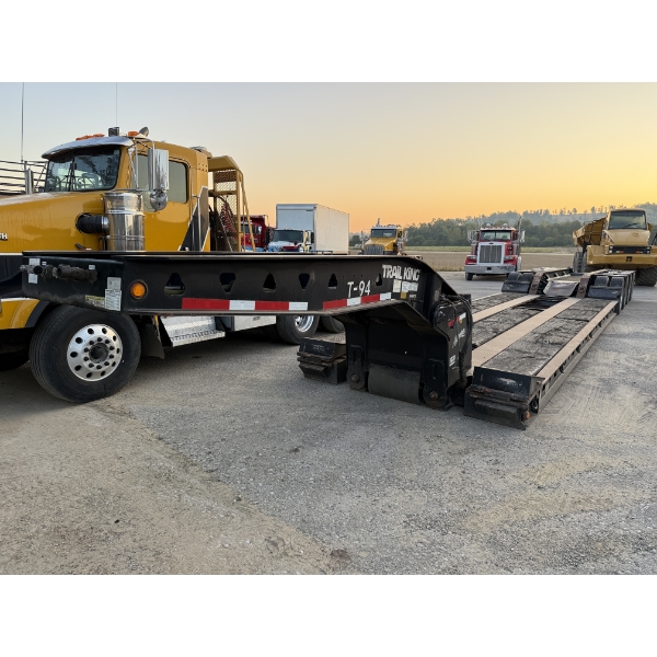 2017 TRAIL KING TK110HDG-564 Lowboy Trailer