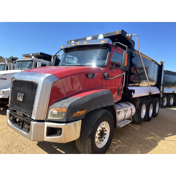2013 CAT CT660 Dump Truck