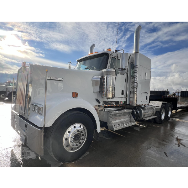 2021 KENWORTH W900 Sleeper Truck