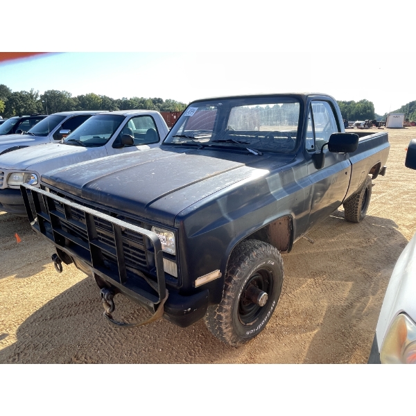 1986 CHEVROLET D30 Pickup Truck