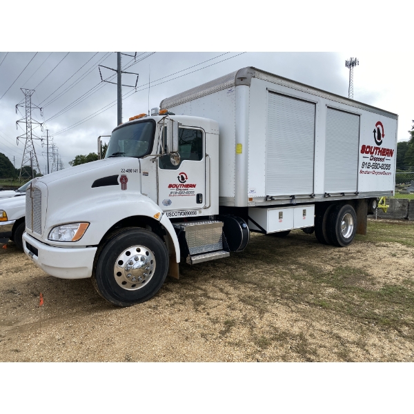 2022 KENWORTH T270 Box Truck