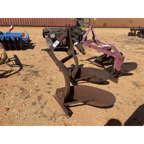 DEARBORN 2 ROW BOTTOM Plow