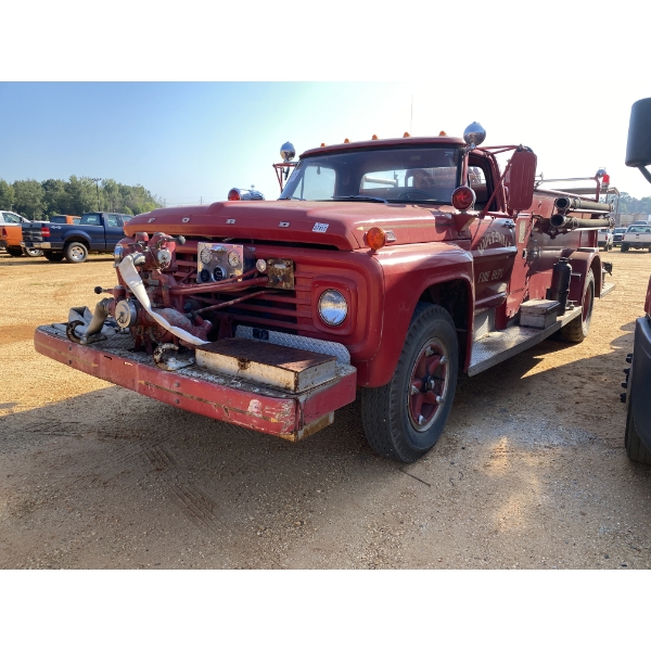 FORD 600 FIRE TRUCK Emergency Vehicle