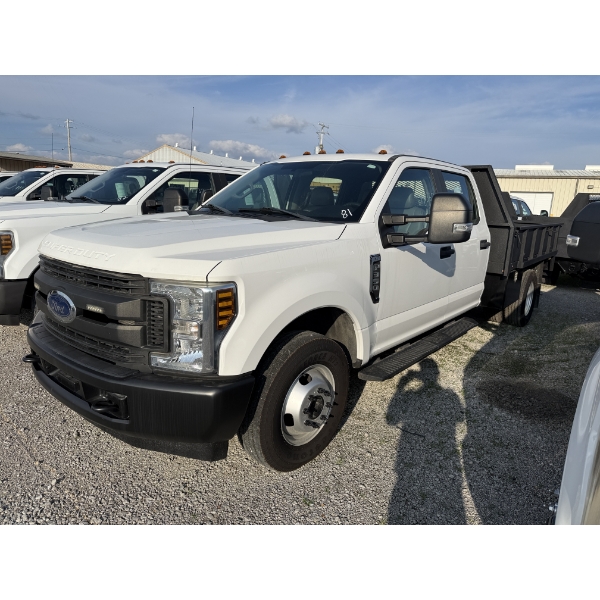 2018 FORD F350 XL Flatbed Truck