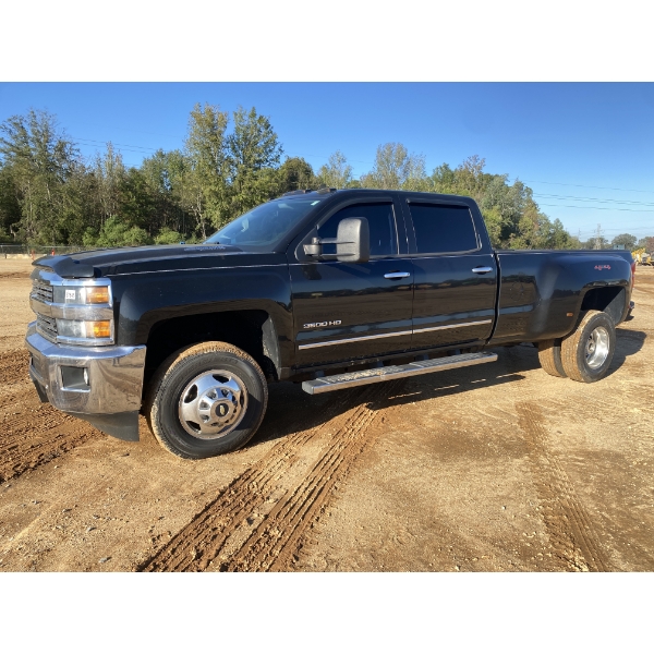 2015 CHEVROLET SILVERADO 3500 HD LTZ Pickup Truck
