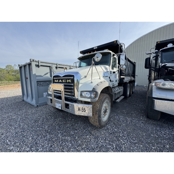 2015 MACK GU713 Dump Truck