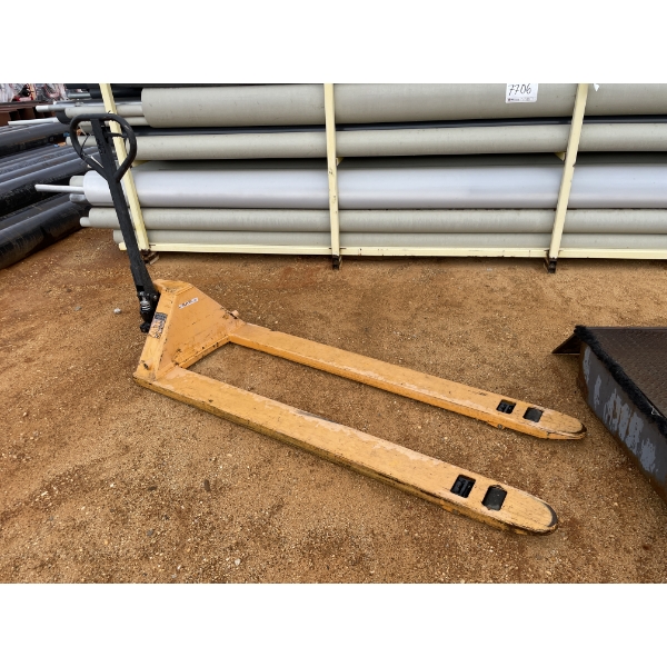 ULINE H1779 LONG FORK PALLET TRUCK