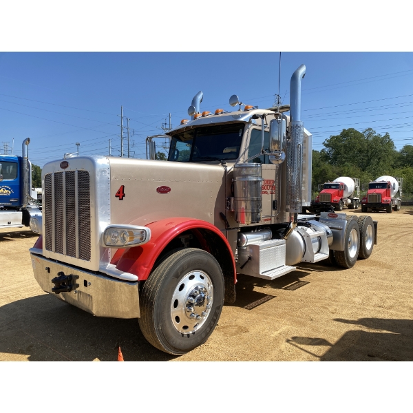 2020 PETERBILT 389 Day Cab Truck