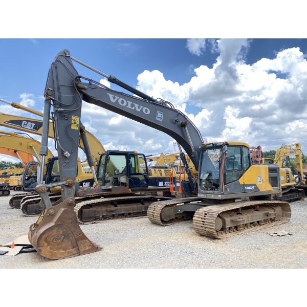 2020 VOLVO EC220EL Excavator