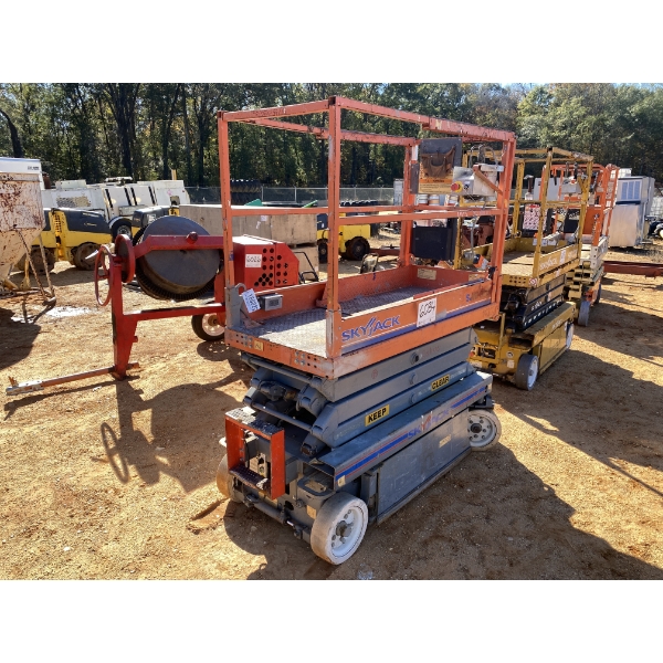 2007 SKYJACK SJIII 3219 Scissor Lift