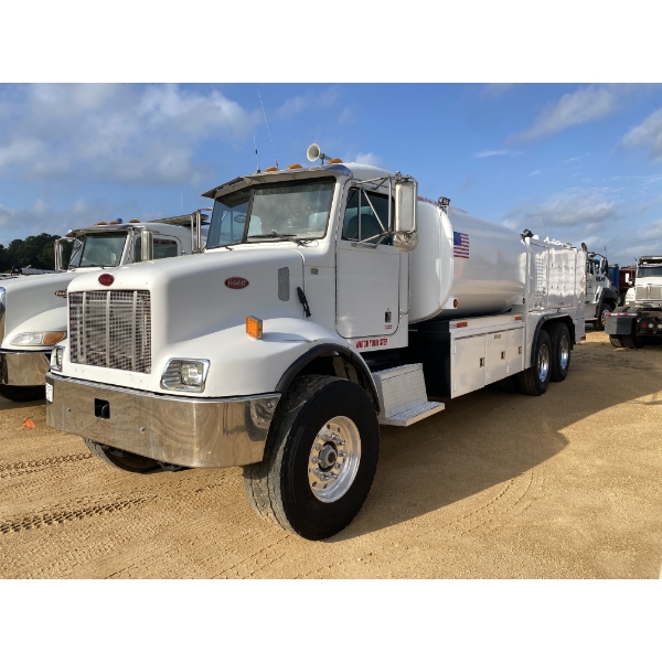 2001 PETERBILT 330 Fuel / Lube Truck
