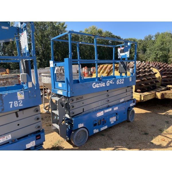 2016 GENIE GS2632 Scissor Lift