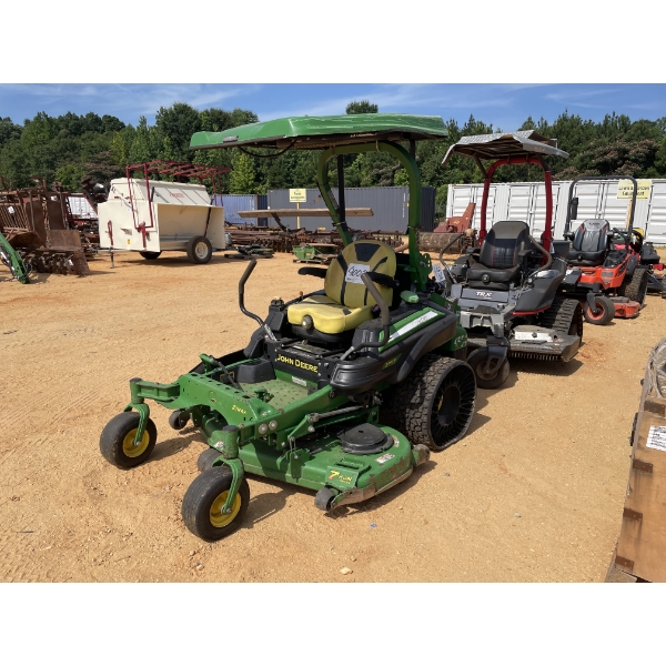 JOHN DEERE ZERO TURN MOWER 60" DECK