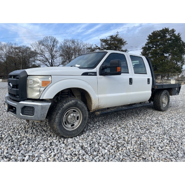 2012 FORD F250 XL Flatbed Truck