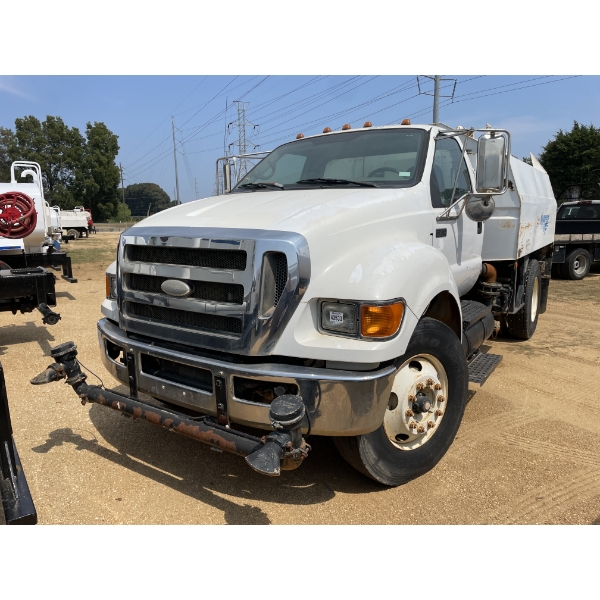 2008 FORD F750 XL Water Truck