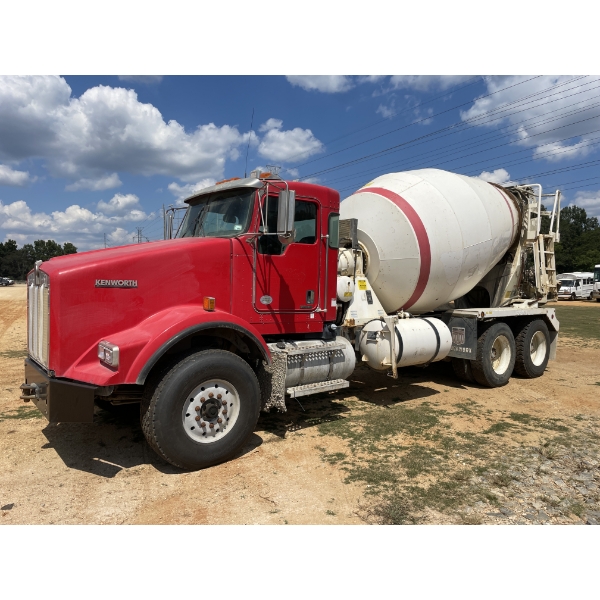 2018 KENWORTH T800 Concrete Mixer / Pump Truck