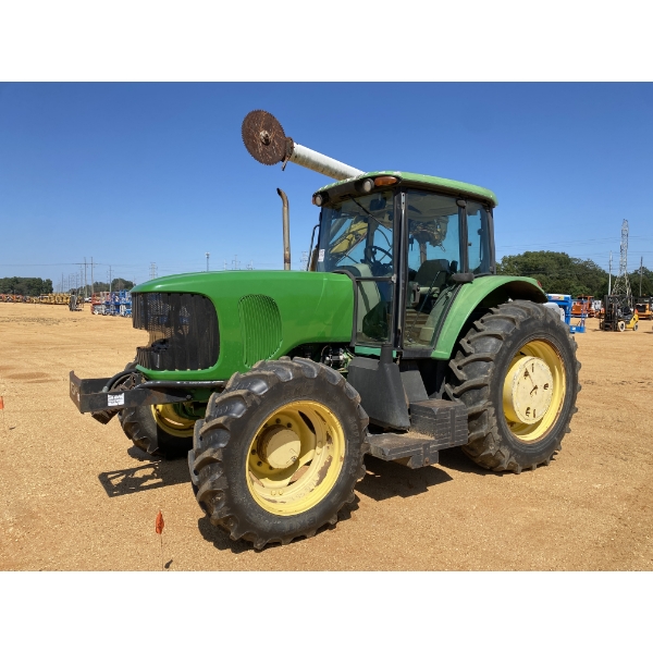 2004 JOHN DEERE 6715 Farm Tractor
