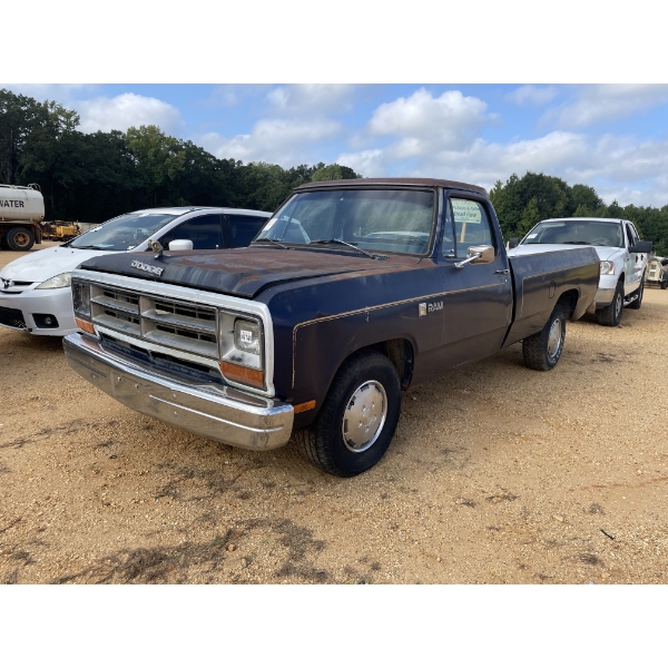 1986 DODGE RAM 100 CUSTOM Pickup Truck