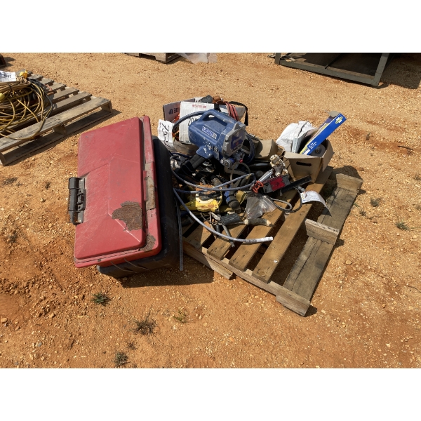 MAGNUM AIRLESS PAINT SYSTEM & OTHER MISC ITEMS