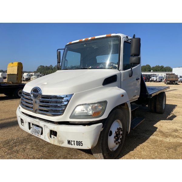 2009 HINO  Flatbed Truck