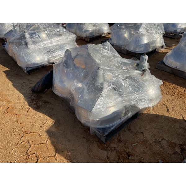 WAREHOUSE LIGHT FIXTURES