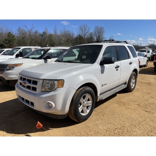 2011 FORD ESCAPE SUV