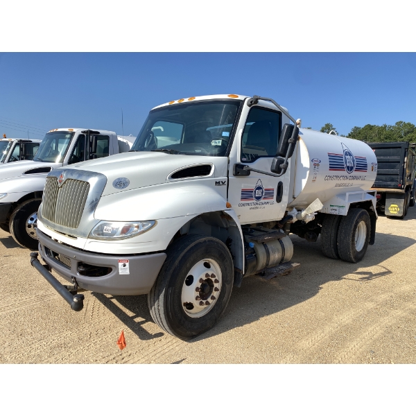 2020 INTERNATIONAL MV607 Water Truck