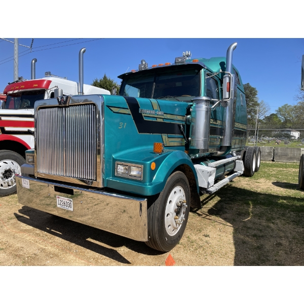 1997 WESTERN STAR 4964FX Sleeper Truck