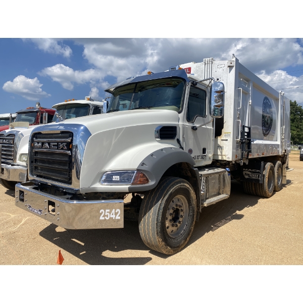 2025 MACK GR64B Garbage / Sanitation Truck