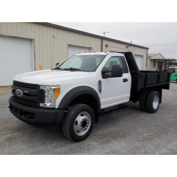 2017 FORD F450 XL Flatbed Truck