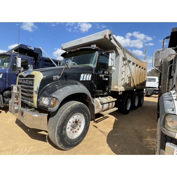 2007 MACK CTP713 Dump Truck